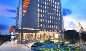 Foto: Gedung Hotel Harper Palembang